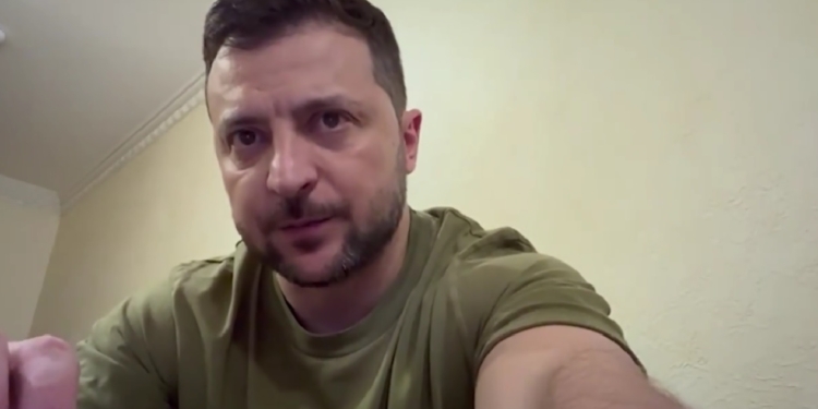 «Мета їхнього терору дуже проста – завдавати максимальної шкоди українським містам, поки російські терористи ще здатні це робити» – звернення Зеленського (ВІДЕО)