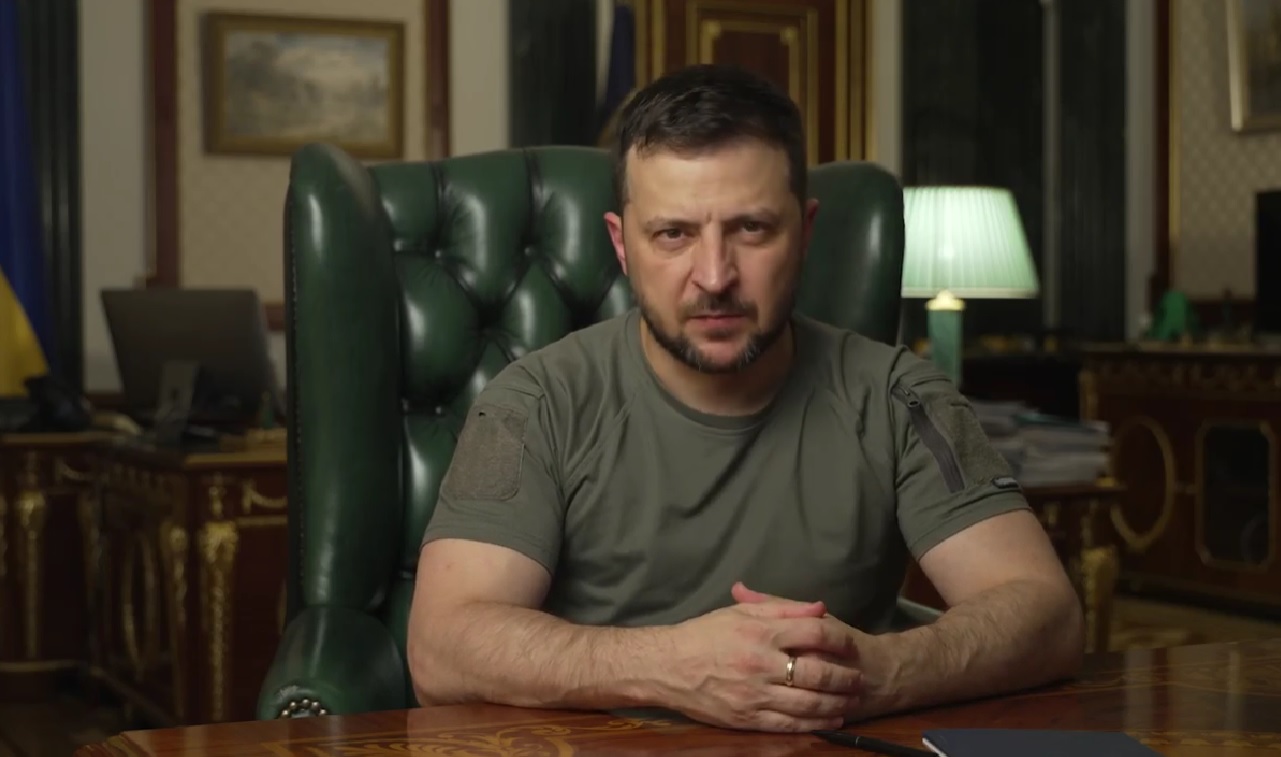 Вдалося звільнити 1028 населених пунктів, ще 2621 – під окупантами. Про що ще говорив Зеленський в традиційному зверненні (ВІДЕО)