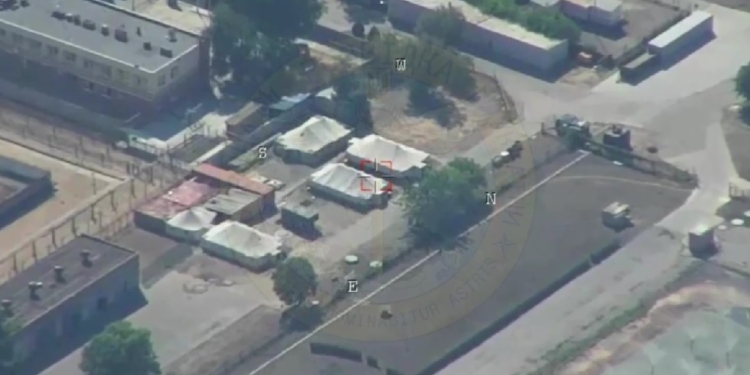 За допомогою дрону-камікадзе українські військові завдали удару по техніці ворога поблизу Запорізької АЕС (ВІДЕО)