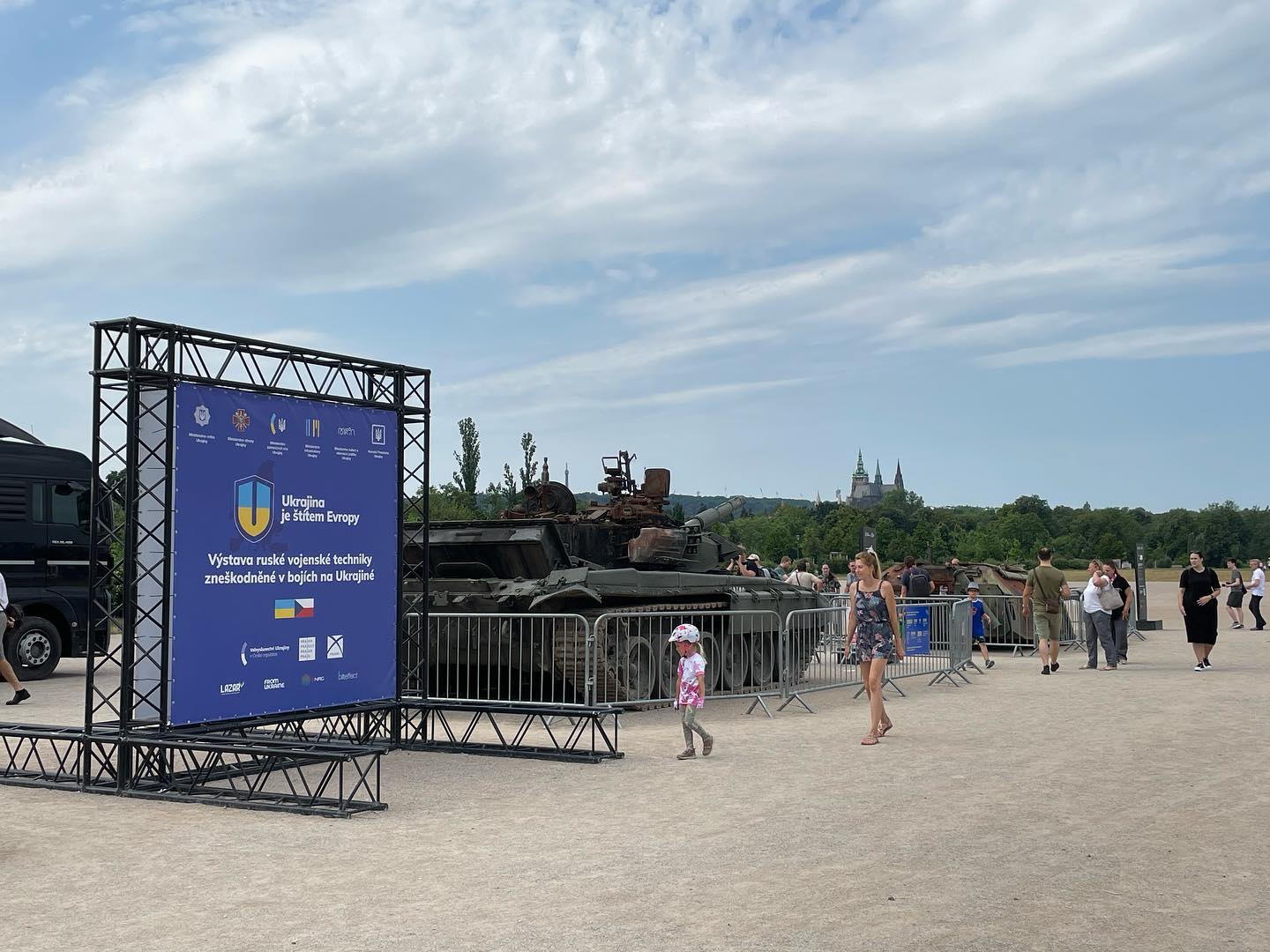 Через суспільний інтерес: у Празі пролонгували виставку підбитої ЗСУ збройної техніки росіян