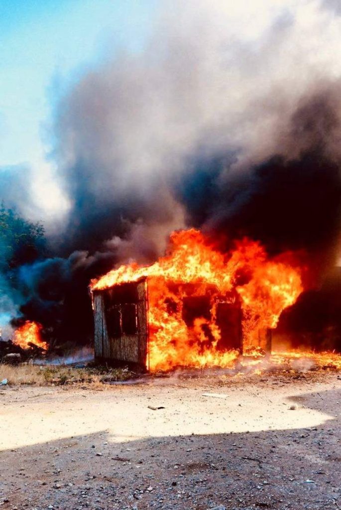У Маріуполі загорівся окупантський склад з награбованим майном (ФОТО) 1