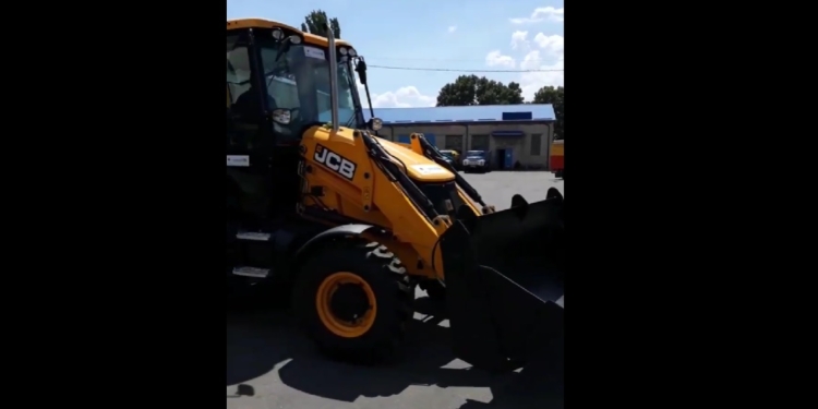 «Миколаївводоканал» отримав від UNICEF екскаватор-навантажувач (ВІДЕО)