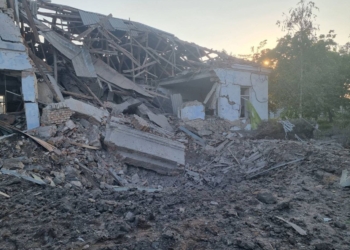 Наслідки ракетної атаки по Миколаєву в ніч на День української державності: зруйновано навчальний заклад та склад (ФОТО)