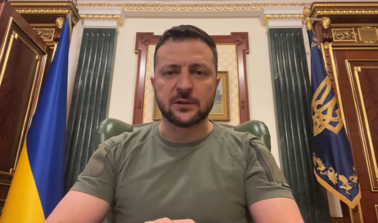 «Я дякую кожному і кожній, хто відбиває цей терор» – звернення Зеленського (ВІДЕО)