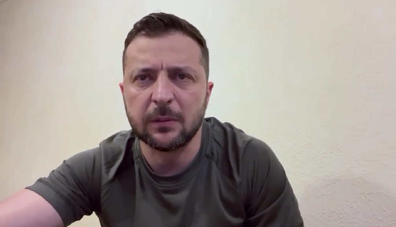 «Всі винні – хто погоджував, хто організовував, хто підривав людей в Оленівці, хто знав про це, – будуть знайдені»  – звернення Зеленського (ВІДЕО)