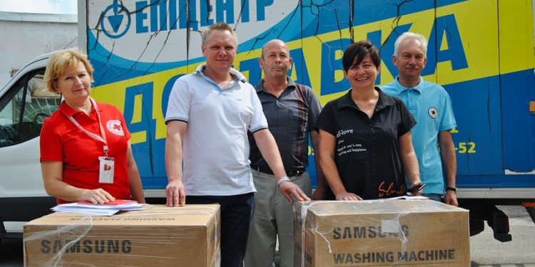 Дві дитячих лікарні Миколаєва отримали 4 пральних машинки від благодійників (ФОТО)