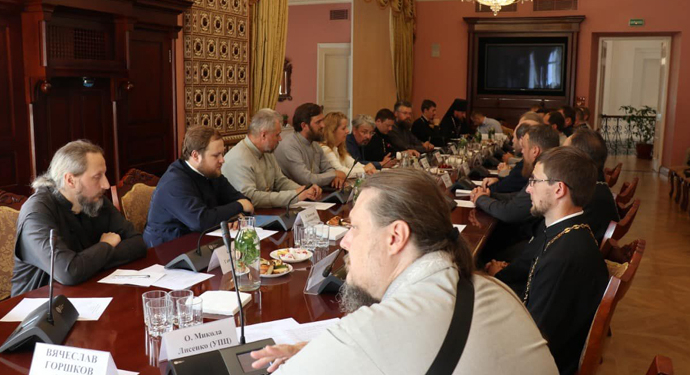 Представители духовенства ПЦУ и УПЦ призвали иерархов сесть за стол переговоров