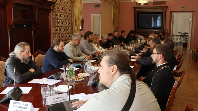 Представители духовенства ПЦУ и УПЦ призвали иерархов сесть за стол переговоров 11