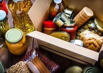 Майже 39 тисяч продуктових наборів: у міській владі Миколаєва відзвітували, скільки «гуманітарки» і кому саме видали