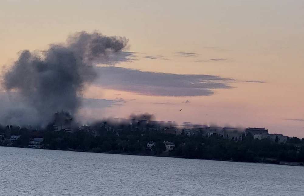 Николаев под ракетной атакой: разбита крупная гостиница и другие цивильные объекты (ФОТО) 1
