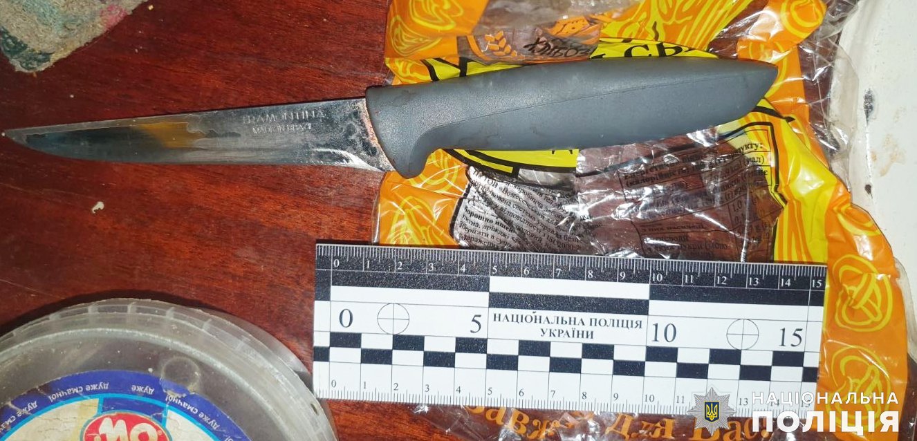 Не унікальний «сценарій»: на Миколаївщині під час розпиття алкоголю один чоловік вдарив ножем іншого (ФОТО)