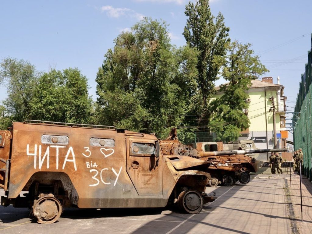 У Кривому Розі діє своя «експозиція» підбитої російської техніки (ФОТО) 4