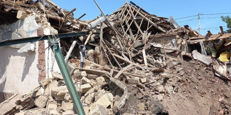 Пошкоджено 2 приватних підприємства, є зруйновані вщент приватні будинки – мер Миколаєва показав наслідки сьогоднішнього ракетного обстрілу міста (ФОТО)