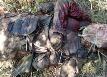 “Слабоумие и отвага”: десантники показали шеврони знищених окупантів (ФОТО)