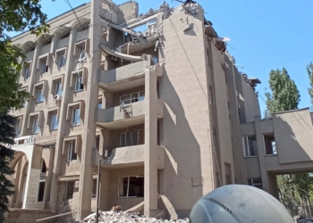 Наслідки ракетної атаки по вишам Миколаєва: в НУК практично не вціліло жодної аудиторії, а в «Сухомлинці» довелось обвалити  частину надбудови (ФОТО, ВІДЕО)