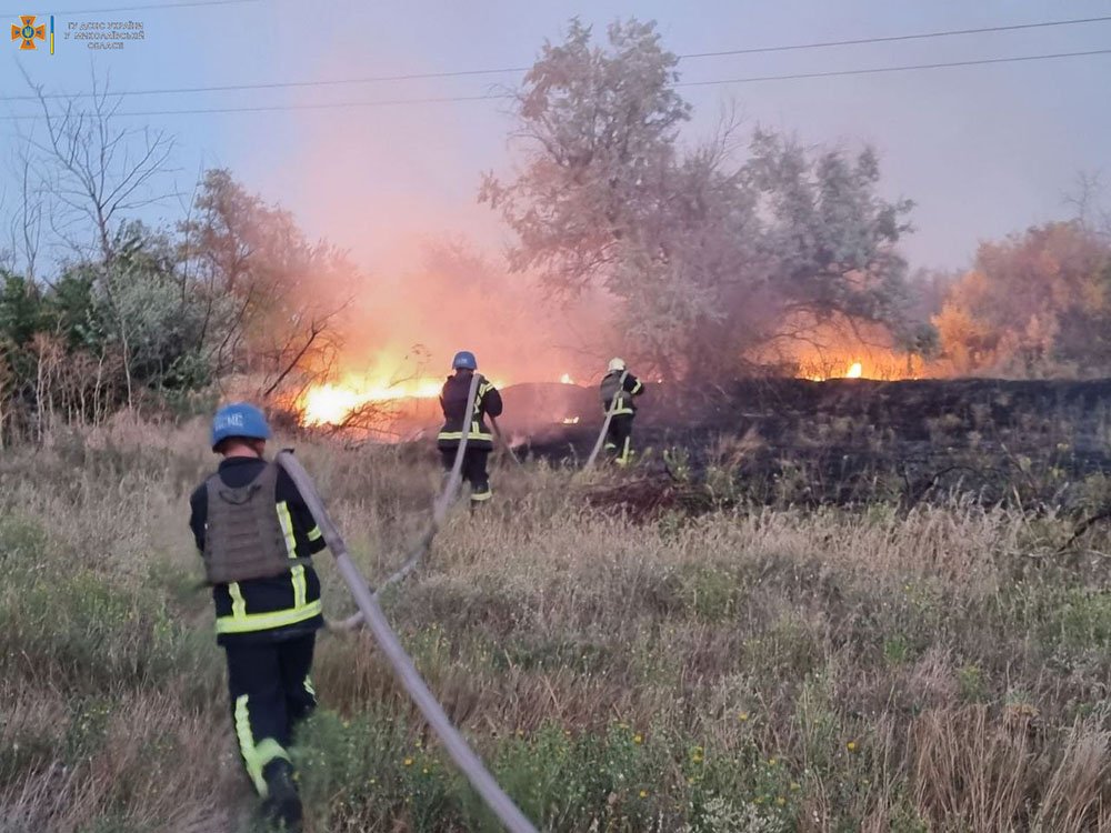 З 24 пожеж на Миколаївщині за добу майже половина – через російські обстріли (ФОТО) 4