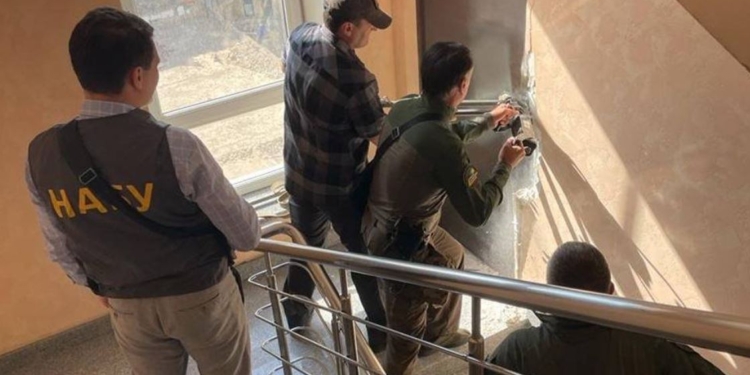 СБУ та НАБУ затримали особистого охоронця Деркача (ФОТО)