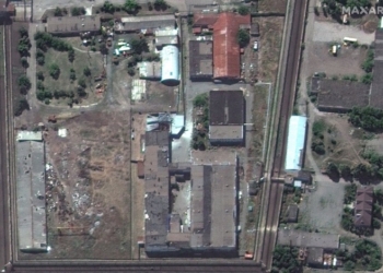 Масове вбивство полонених “азовців”: оприлюднені  супутникові фото бараку в Оленівці