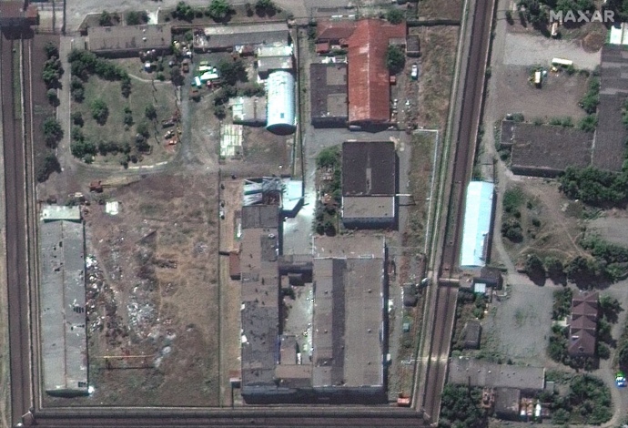 РФ заздалегідь підготувала могили для страчених військовополнених “азовців” в Оленівці – Bellingcat