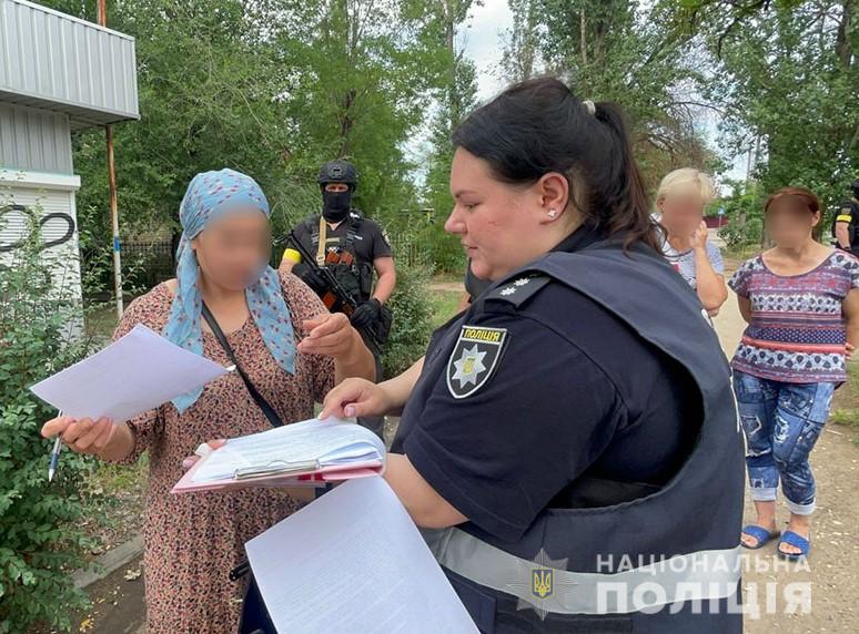 В Миколаєві громадянка рф за $2 тис. намагалась підкупити поліцейського (ФОТО, ВІДЕО) 23