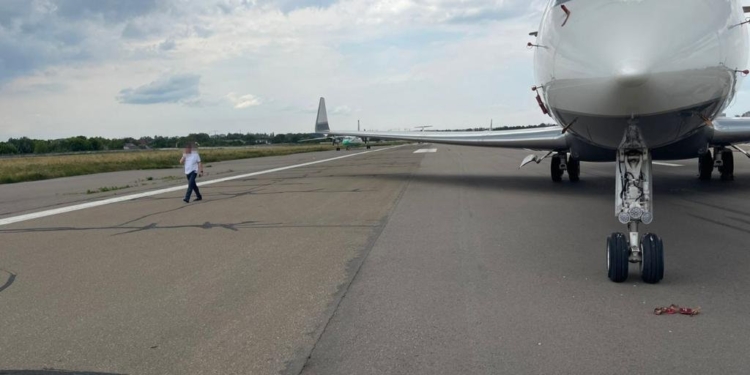 Гелікоптер і літак, що належить родині Медведчука, передали для потреб ЗСУ (ФОТО)