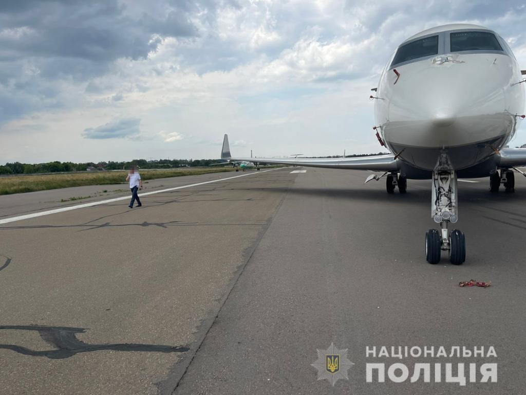 Гелікоптер і літак, що належить родині Медведчука, передали для потреб ЗСУ (ФОТО) 20
