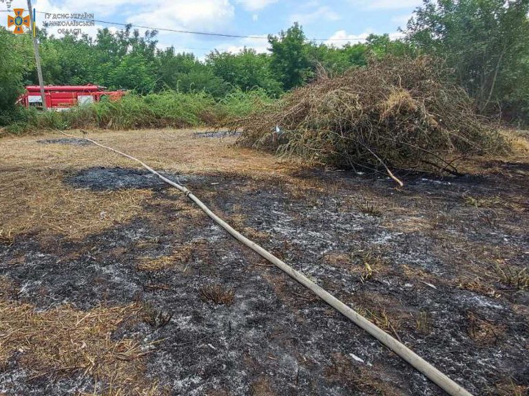 Через обстріли і ні: на Миколаївщині за добу вигоріло 67 га ячменю і пшениці (ФОТО) 7