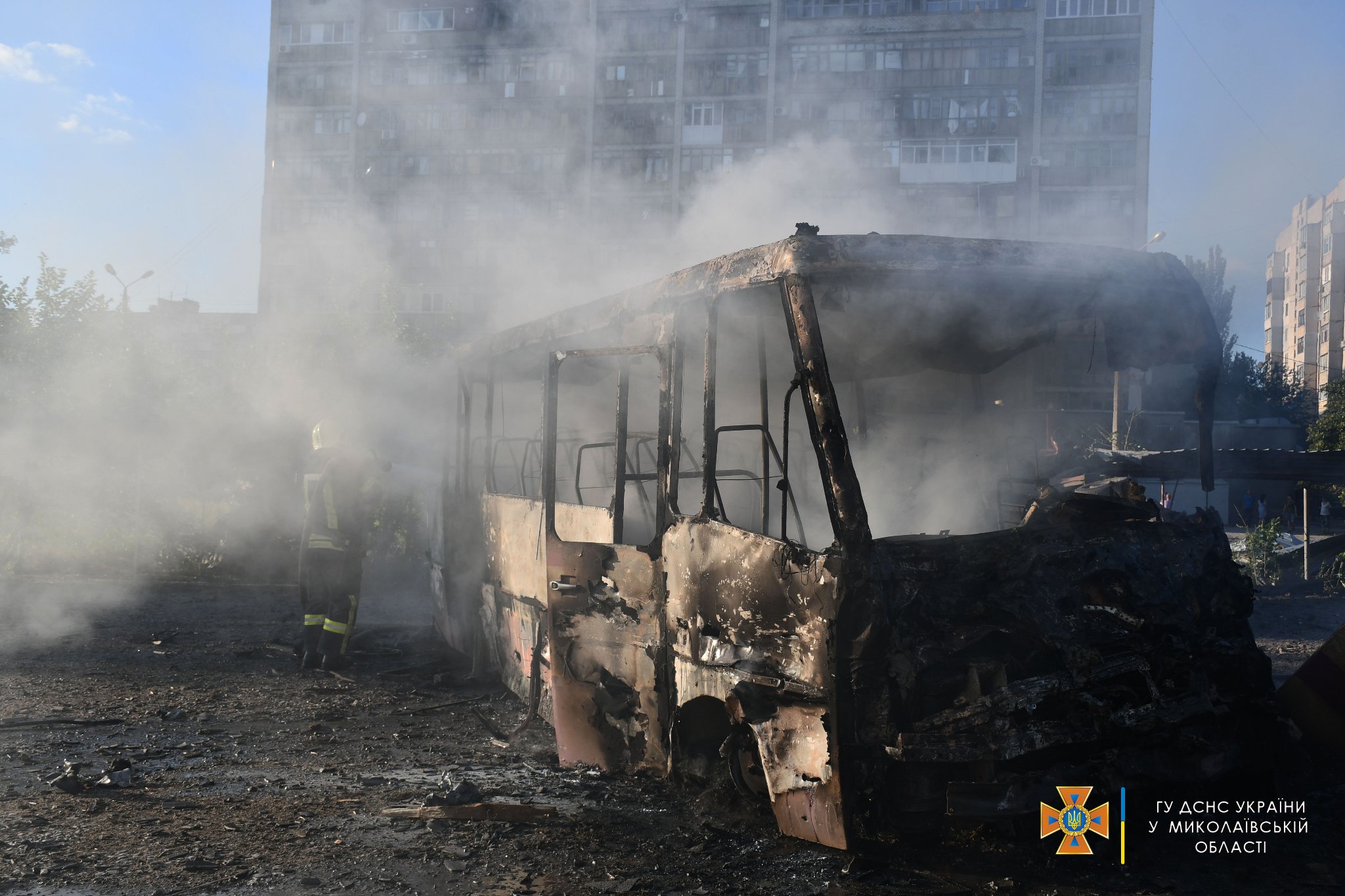 После утреннего обстрела. Взрыв здания. Разрушенные здания в Николаеве за 2022 год.