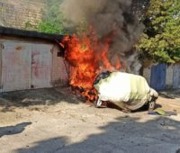 В Южноукраїнську згорів гараж та припаркована поряд «Нива» (ФОТО)