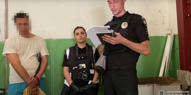 Закликав вдарити по Одесі ракетами, як по Вінниці, – поліція затримала колаборанта (ФОТО, ВІДЕО)