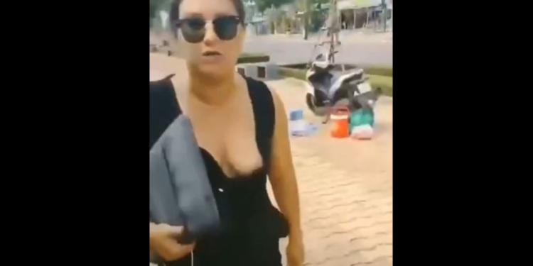 Ісконнорускіє зємлі. Росіянка влаштувала скандал у В’єтнамі – звинуватила в’єтнамців у тому, що вони “пішли проти путіна” (ВІДЕО)