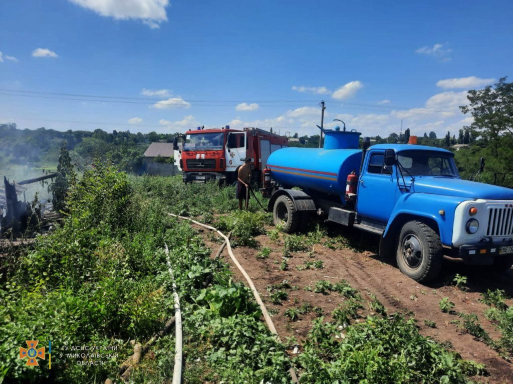 Через російські обстріли на Миколаївщині горів ліс та поля. Повне зведення по пожежам за добу (ФОТО) 16