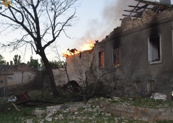 Через нічну та ранкову атаки росіян на Миколаїв спалахнуло 8 пожеж – ДСНС (ФОТО, ВІДЕО)