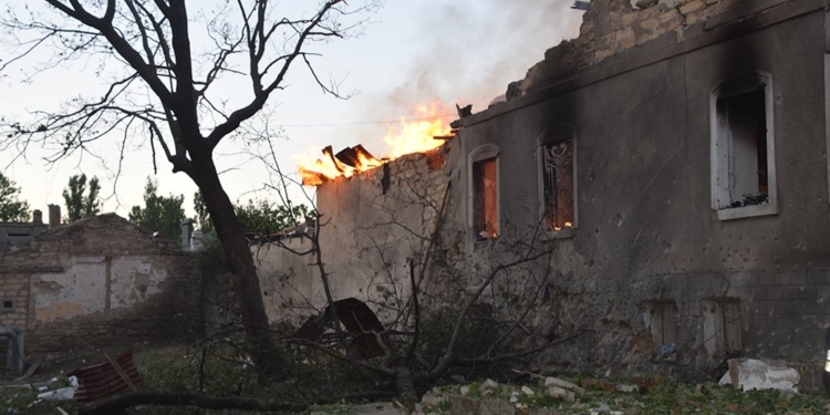 Через нічну та ранкову атаки росіян на Миколаїв спалахнуло 8 пожеж – ДСНС (ФОТО, ВІДЕО)