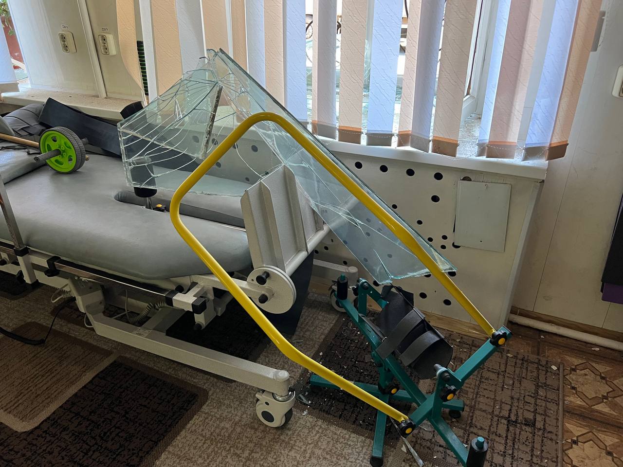 Мер Миколаєва показав наслідки сьогоднішнього ракетного обстрілу лікарень міста (ФОТО)