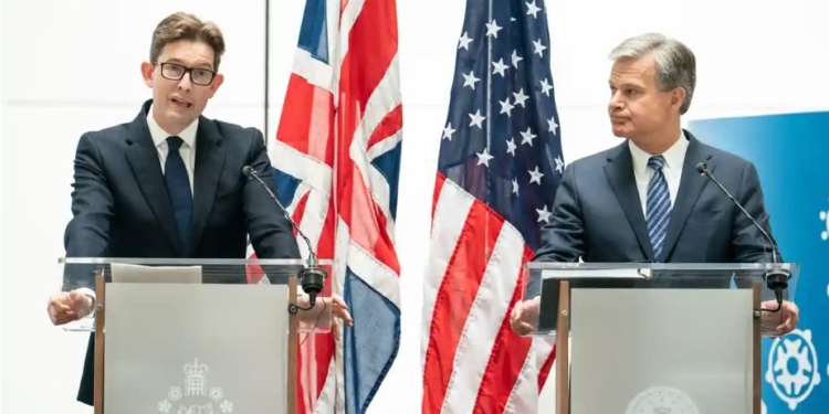 ФБР и МИ-5 сделали “беспрецедентное совместное предупреждение” относительно Китая