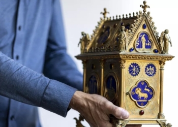 Вор украл реликвию “Кровь Христа”. А потом вернул, опасаясь проклятия (ФОТО)