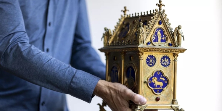 Вор украл реликвию “Кровь Христа”. А потом вернул, опасаясь проклятия (ФОТО)