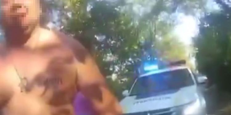 Озброєний і небезпечний. Патрульні затримали геть п’яного полковника СБУ – за кермом (ВІДЕО)