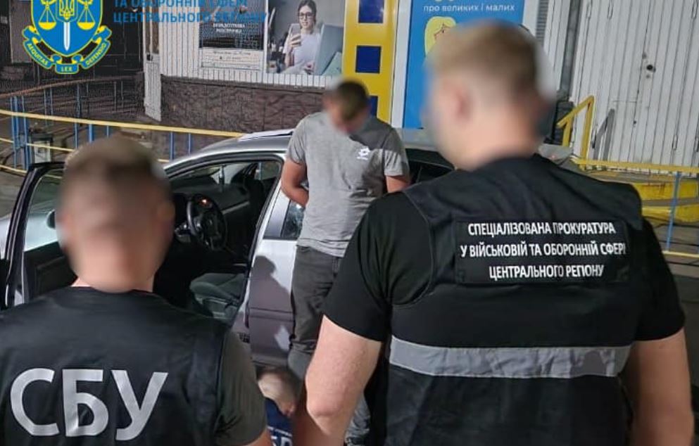 В Винницкой области задержан пограничник - требовал 10 тыс. за пересечение границы (ФОТО) 22