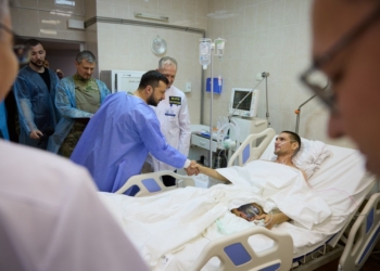 “Все герои”. Зеленский навестил раненых в больнице Мечникова в Днепре (ФОТО)