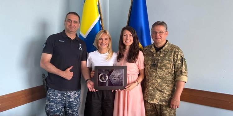“Долучаємось до організації відпочинку родин наших військових” – Ганна Замазєєва зустрілася з командувачем ВМСУ Олексієм Неїжпапою