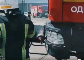 Внаслідок російського удару по морському порту Одеси є поранені (ВІДЕО)