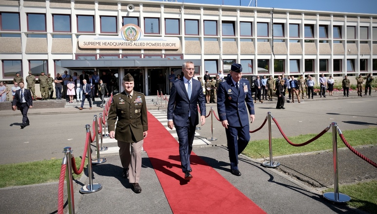 Войска НАТО в Европе возглавил генерал с интересной биографией 14