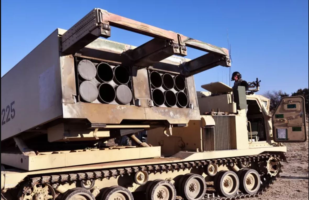 Україна отримала довгоочікувані MLRS. Чим вони відрізняються від HIMARS