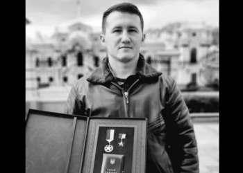 “Справжній герой”, – Зеленський вшанував пам’ять загиблого пілота 299-ої миколаївської авіабригади