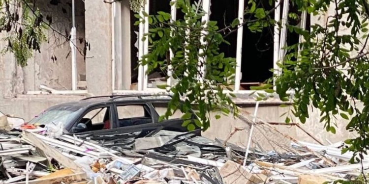 Новую братскую могилу обнаружили в Мариуполе – в ней более сотни тел (ФОТО, ВИДЕО)