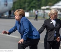 Он унижал — она терпела. Почему из-за Путина Шредер и Меркель теперь на одной скамье