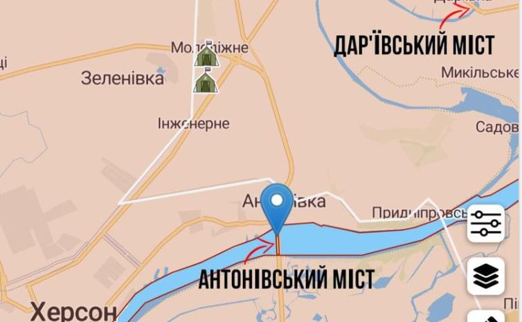 Британська розвідка: РФ облаштовує під Херсоном міст із барж на заміну Антонівському