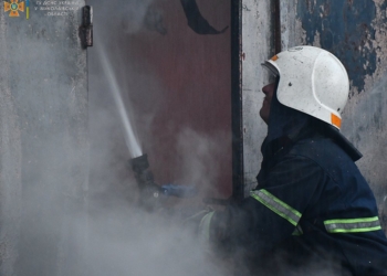 Через обстріли й з інших причин. В с. Мішково-Погорілове горів будинок, в Варварівці – човнова станція (ФОТО, ВІДЕО)